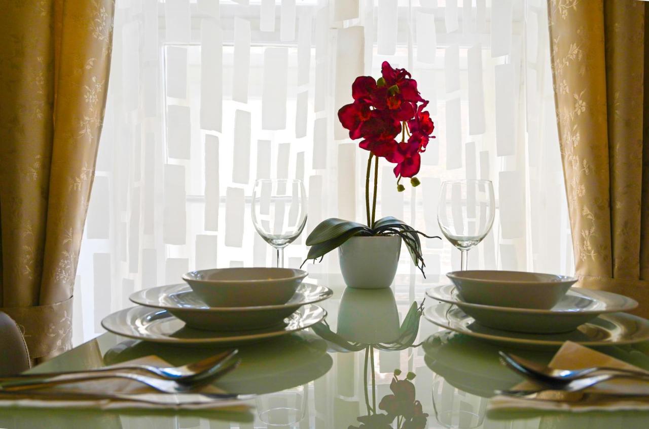Delightful Hofburg Apartment *