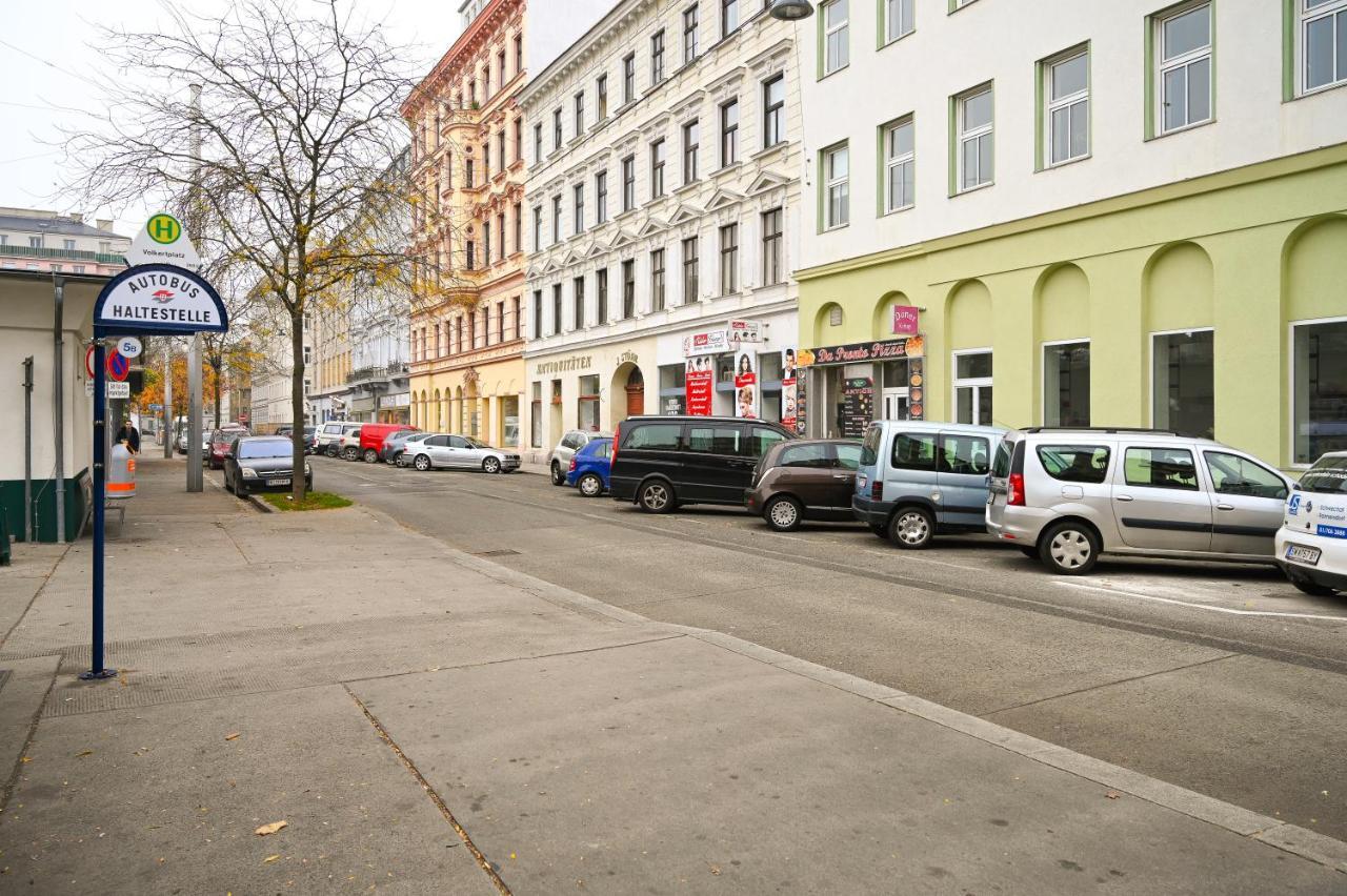 Elegant Augarten