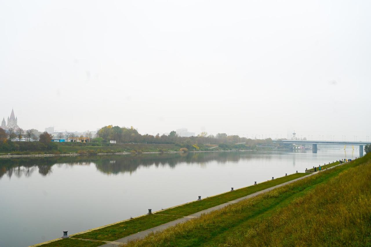 Apartamento Highlight Donaustadt *