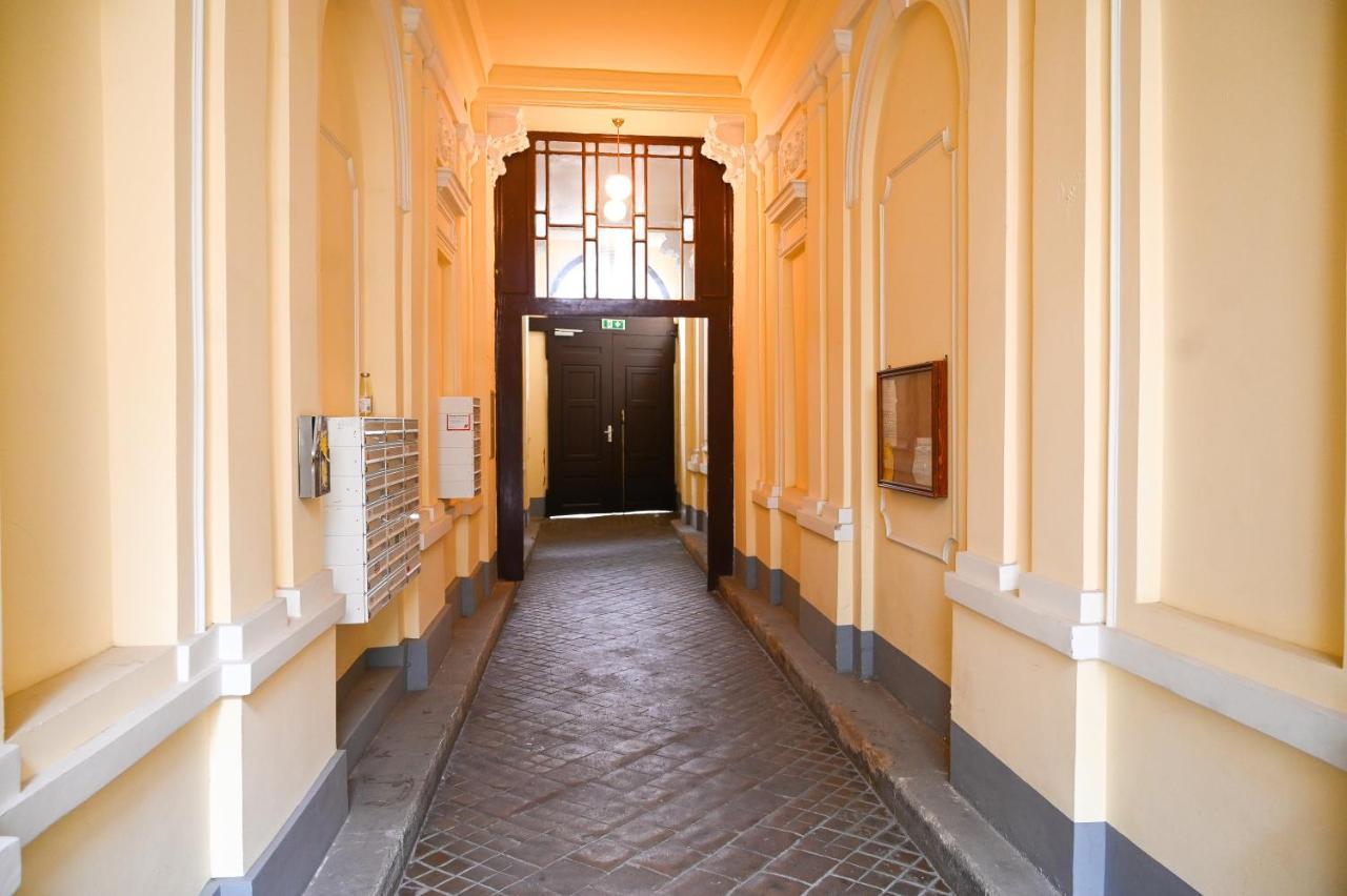 Modern Schoenbrunn Apartment Vienna