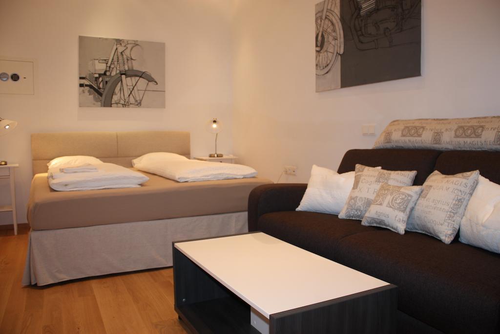 Apartment Opera Studio *