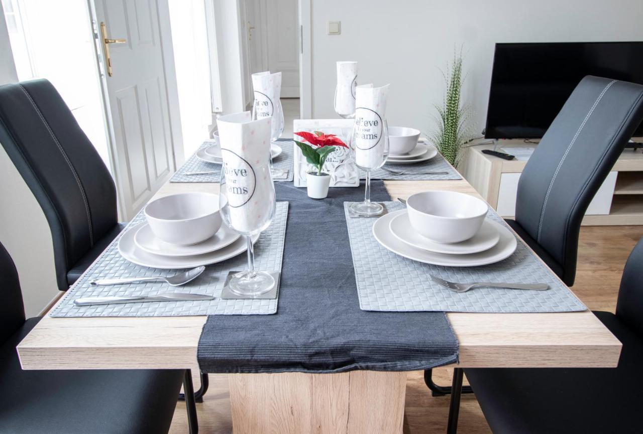 Apartment Comfortable, Specious With Inner Garden- Marzstrasse *