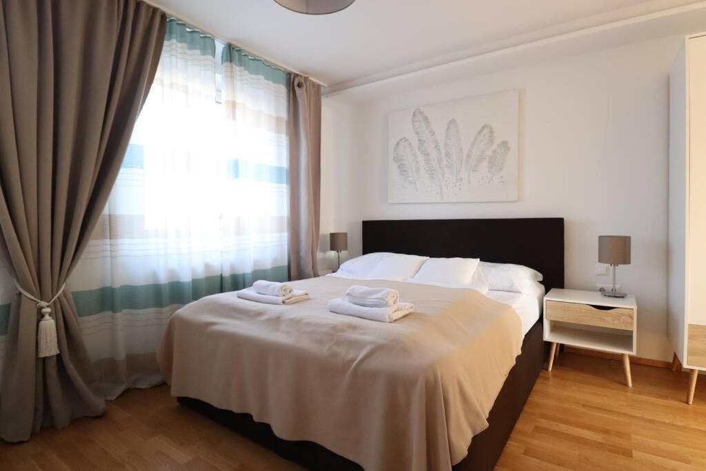 Brilliant View: Balcony Home, Modern, Stylish And Newly Renovated Apartment Vienna