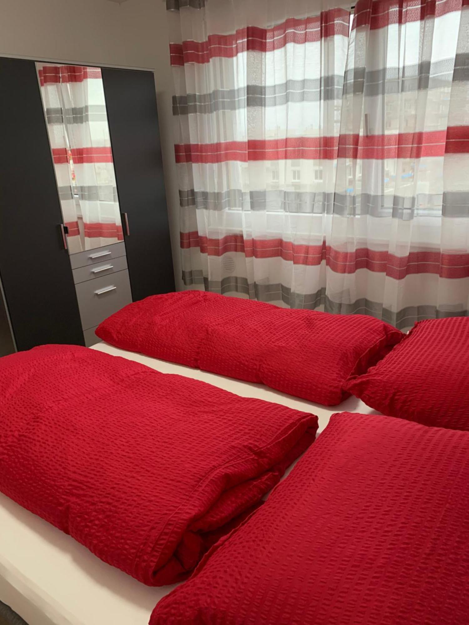 Modern Airconditioned City Close To Vic *