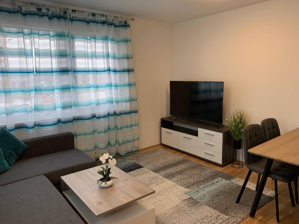 Modern Airconditioned City Close To Vic Apartment *