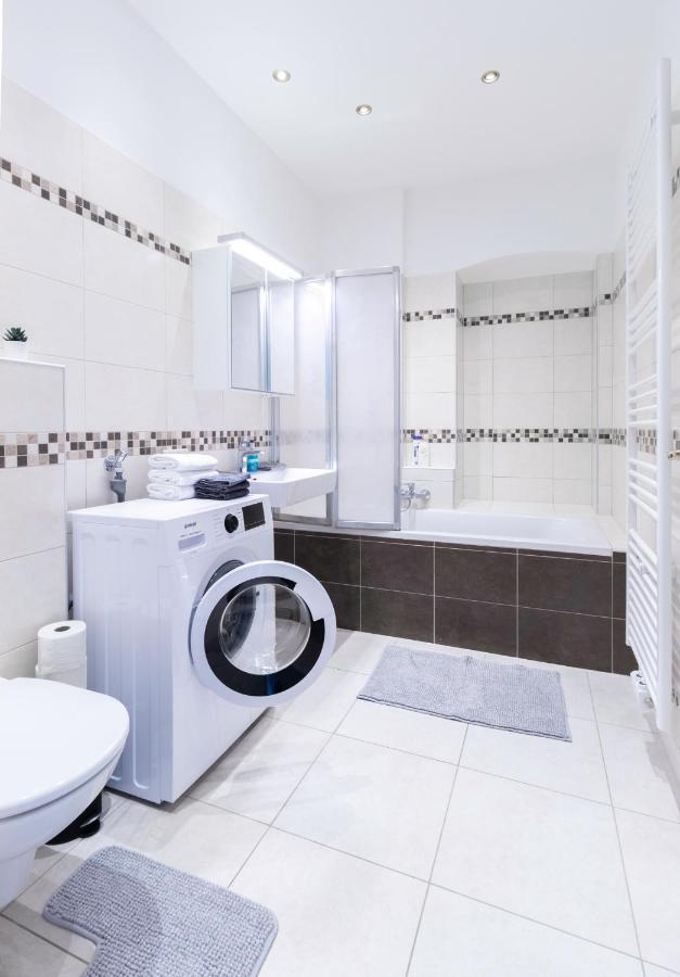 Comfortable, Specious With Inner Garden- Marzstrasse Apartment Vienna