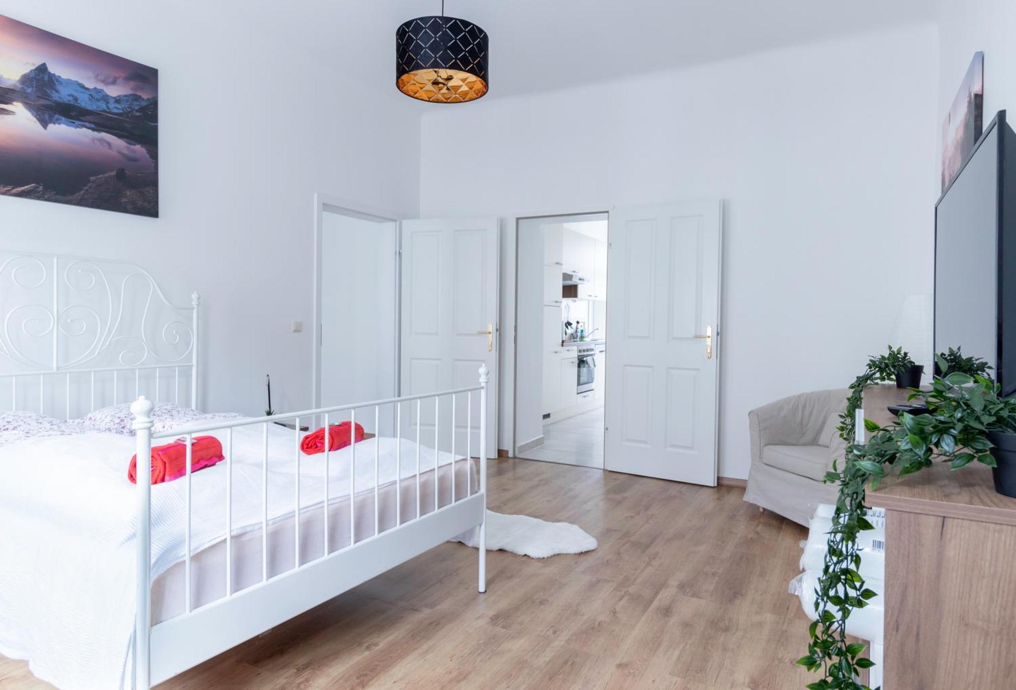 Comfortable, Specious With Inner Garden- Marzstrasse Vienna