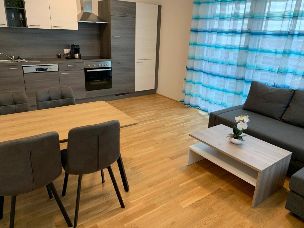 Modern Airconditioned City Close To Vic Apartment