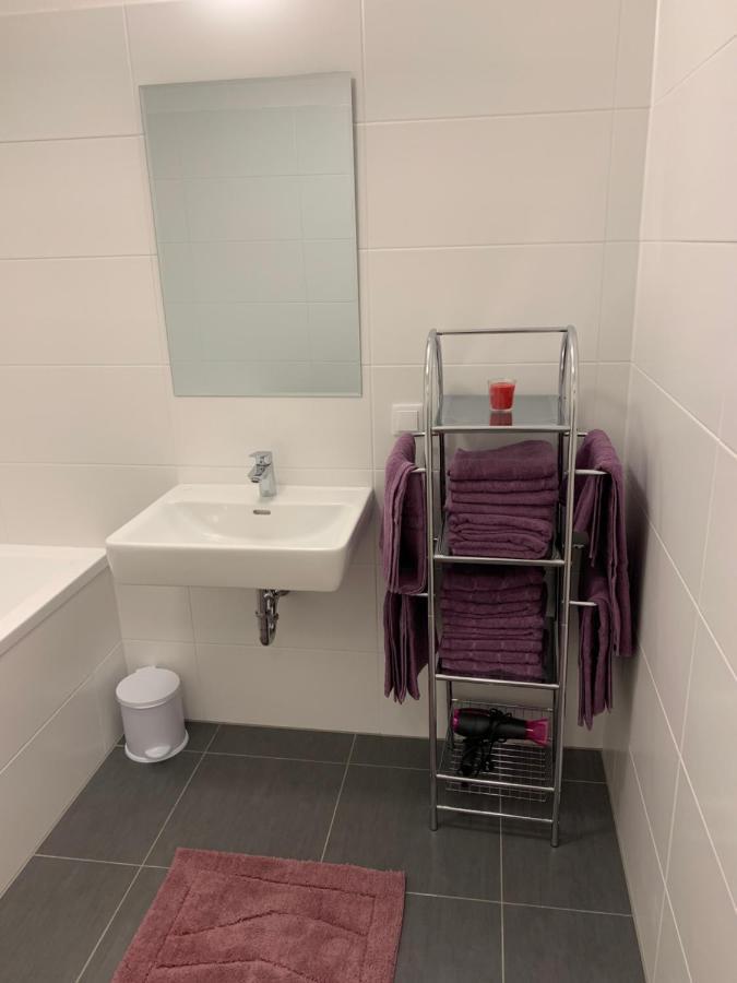 Modern Airconditioned City Close To Vic Apartment *