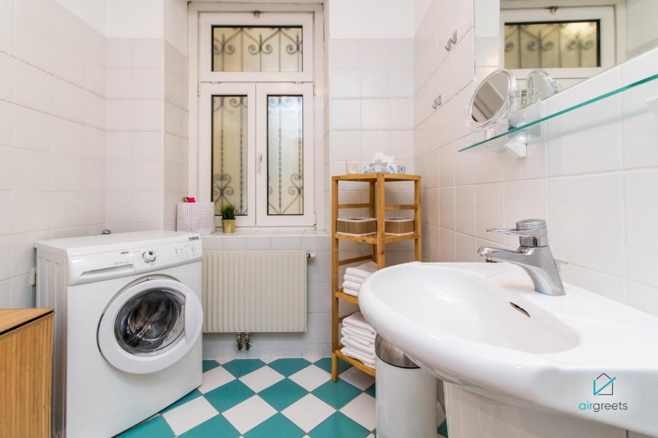 Spacious And Extraordinary *
