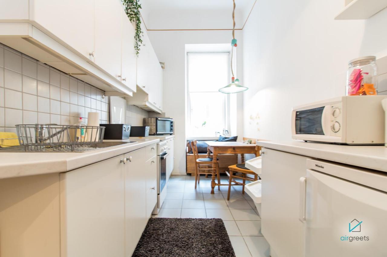 Spacious And Extraordinary Apartment