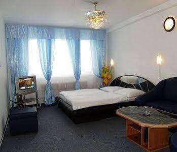 Adam Aparthotel 3*