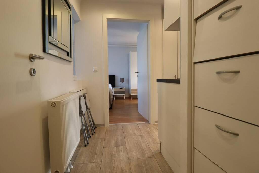 Brilliant View: Balcony Home, Modern, Stylish And Newly Renovated *