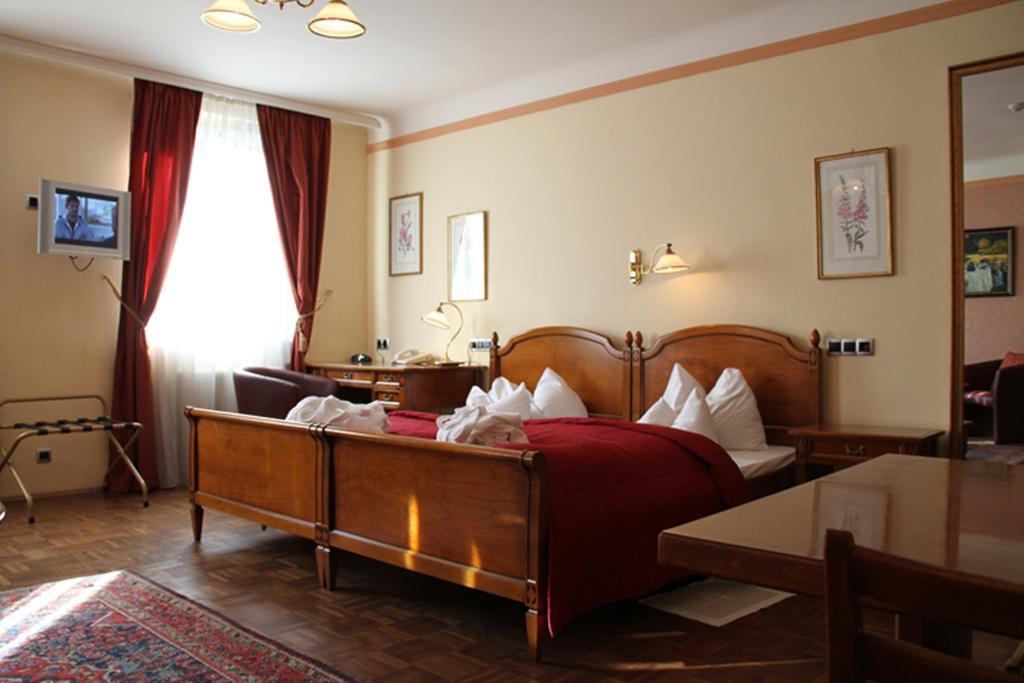 Rothensteiner Vienna