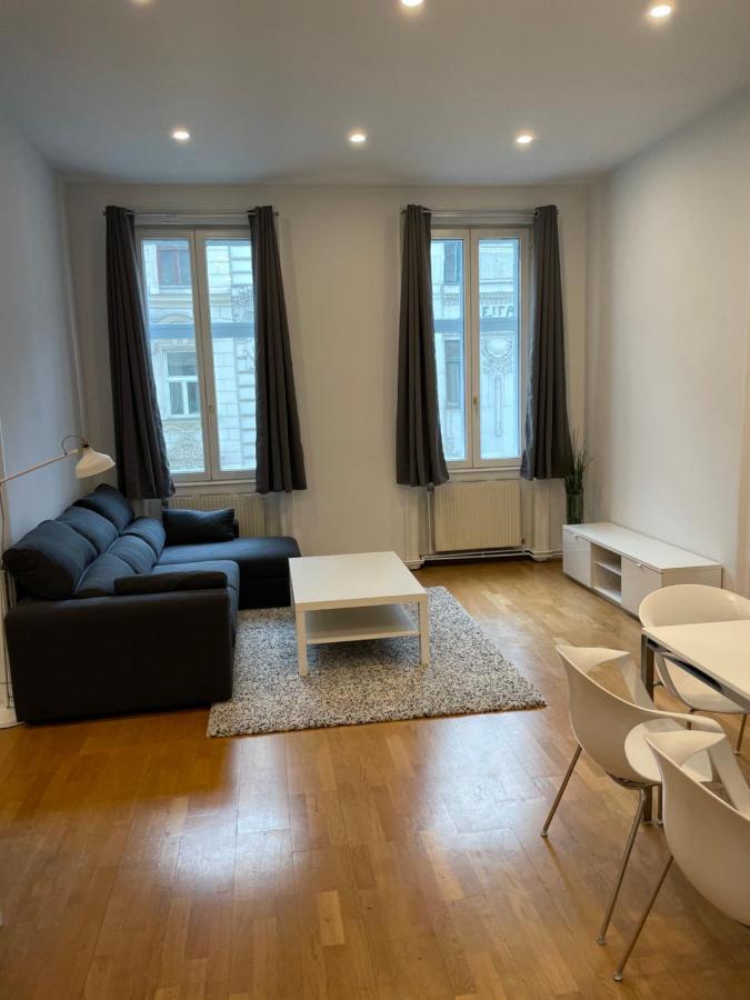 Apartamento 100m2 Naehe 1010 *
