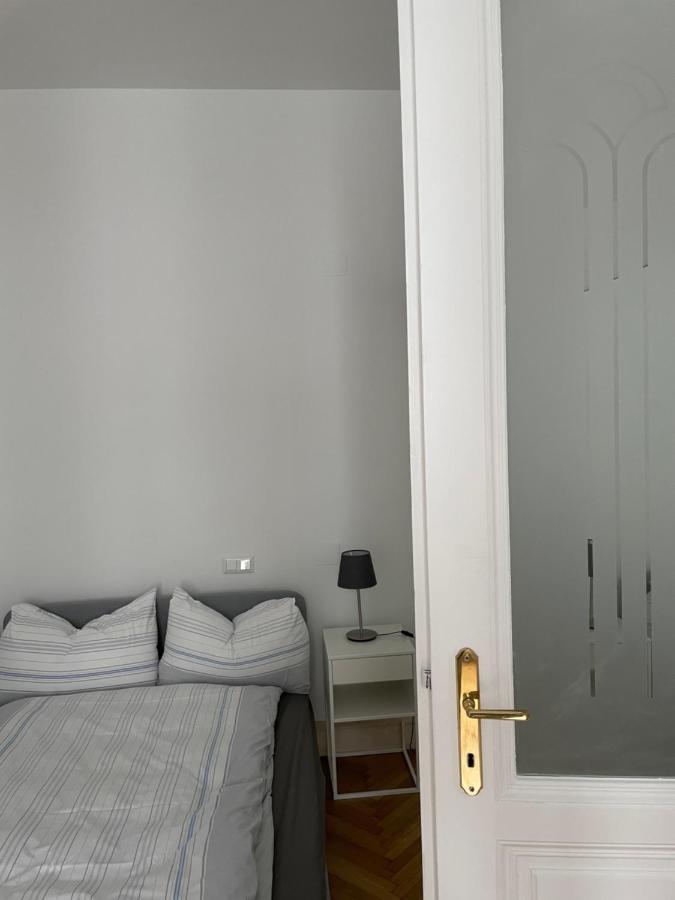 100m2 Naehe 1010 Apartamento *