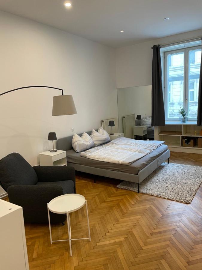 100m2 Naehe 1010 Apartamento *