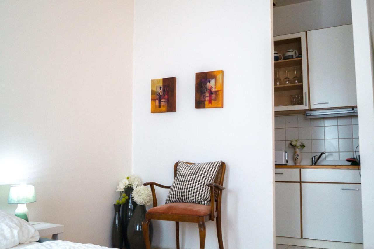Lovely 2 - Suitable For Long * Vienna
