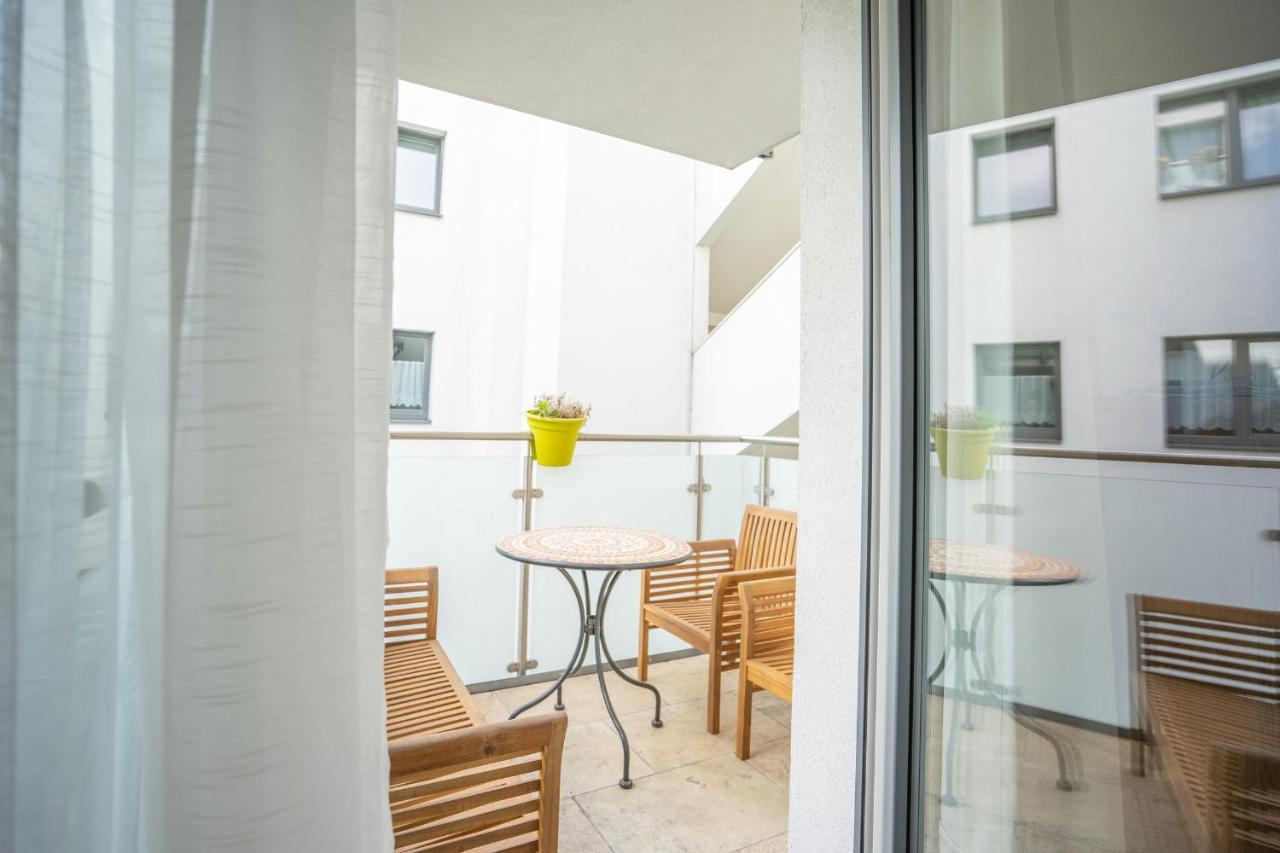 Donaufeld Living - Geräumiges Mit Balkon Apartment