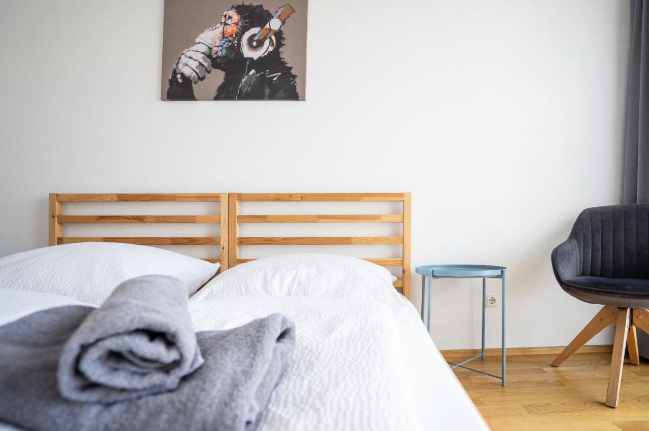 Donaufeld Living - Geraumiges Mit Balkon Apartment