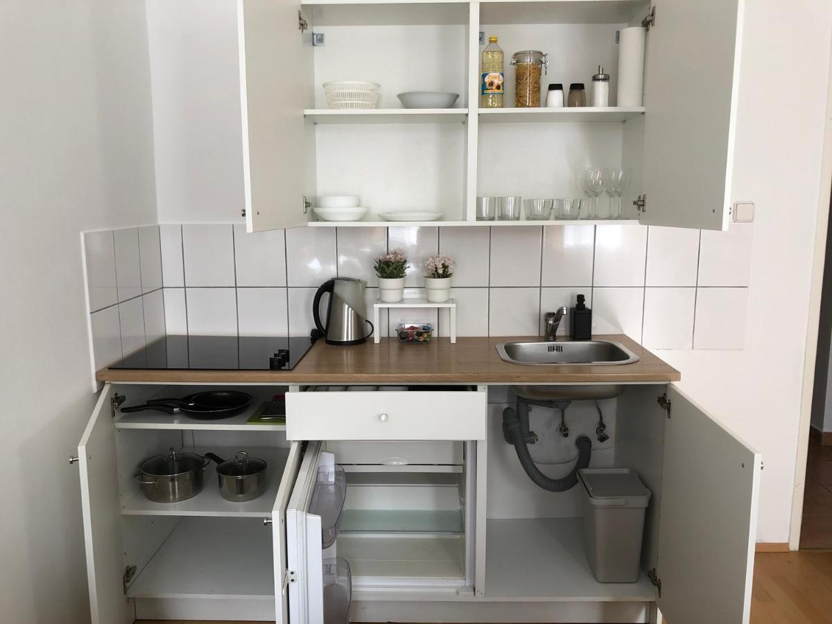 New, Bright Near The Metro! Apartment Vienna