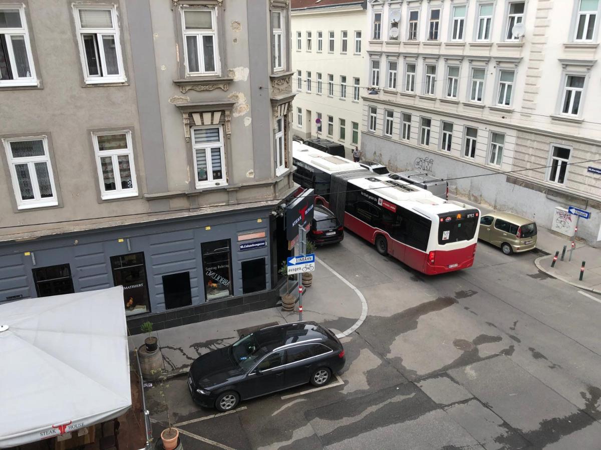 New, Bright Near The Metro! Apartment Vienna