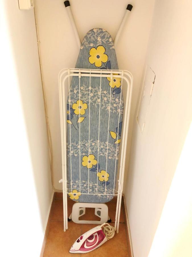 New, Bright Near The Metro! *