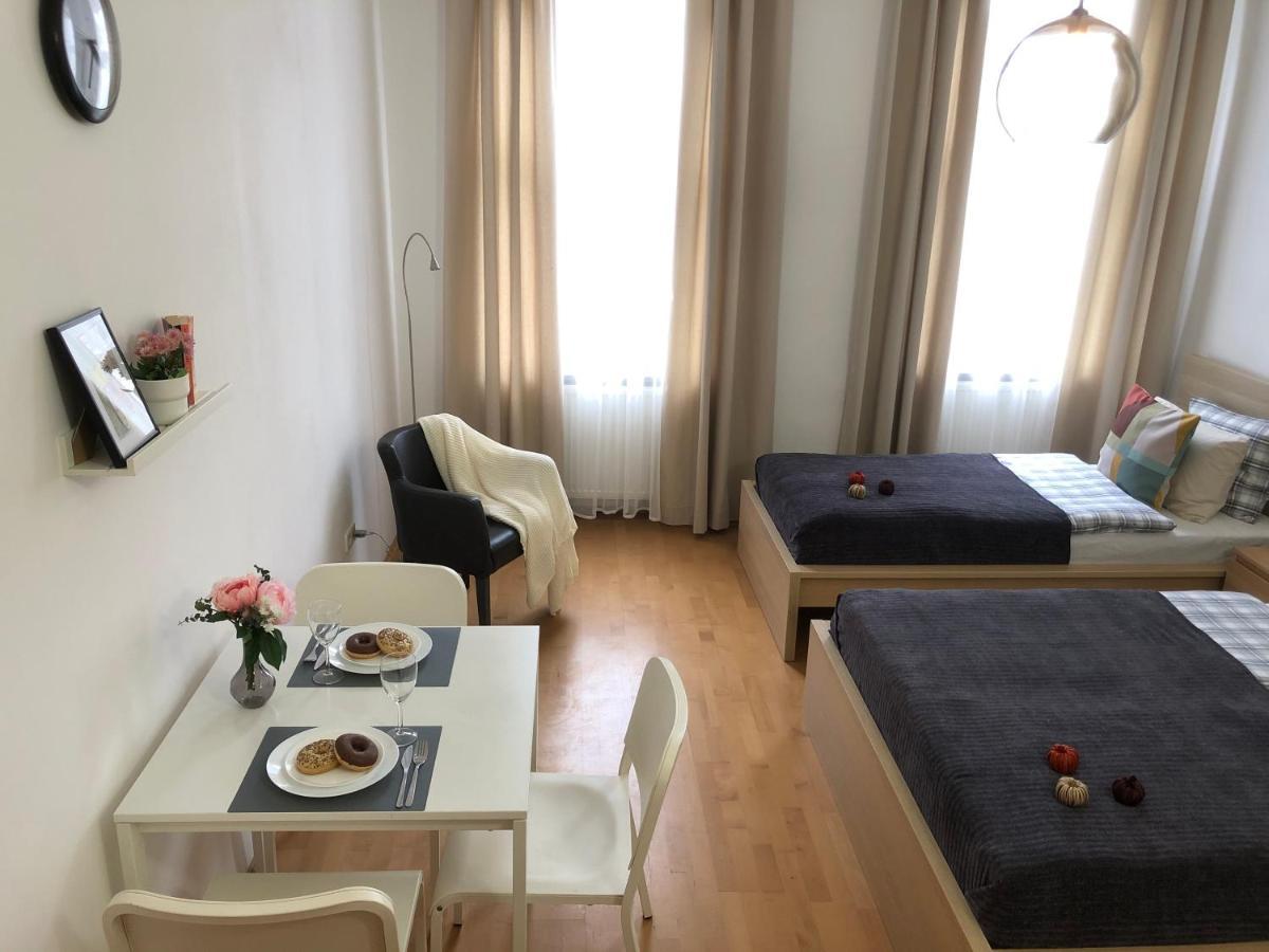 Apartment New, Bright Near The Metro!