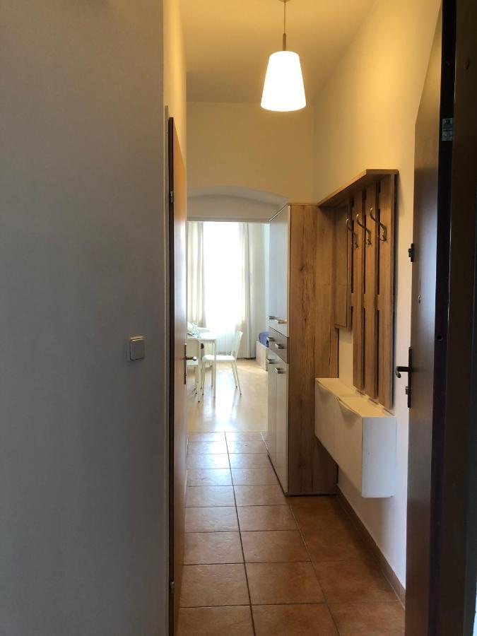 New, Bright Near The Metro! * Vienna