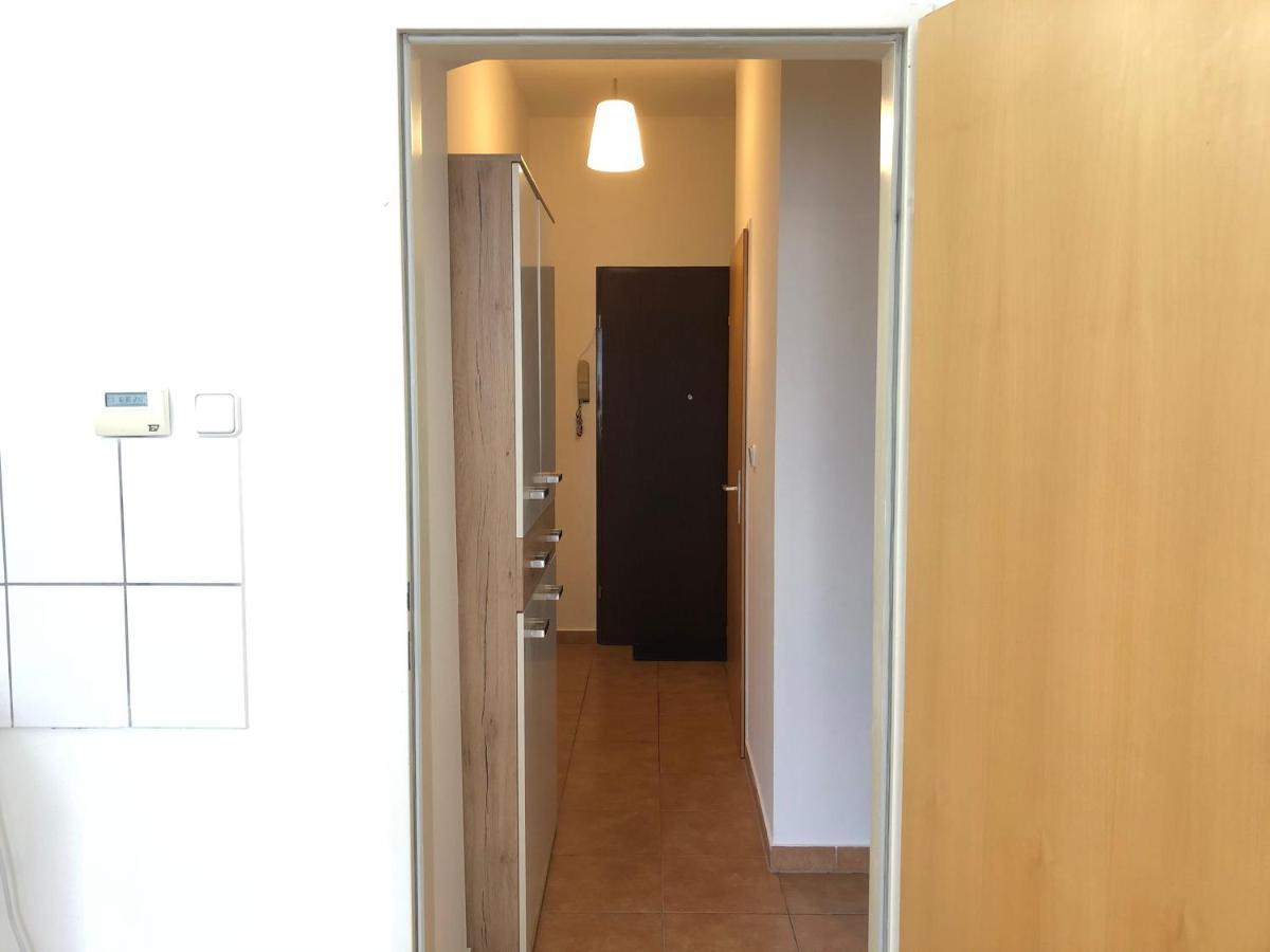 New, Bright Near The Metro! * Vienna