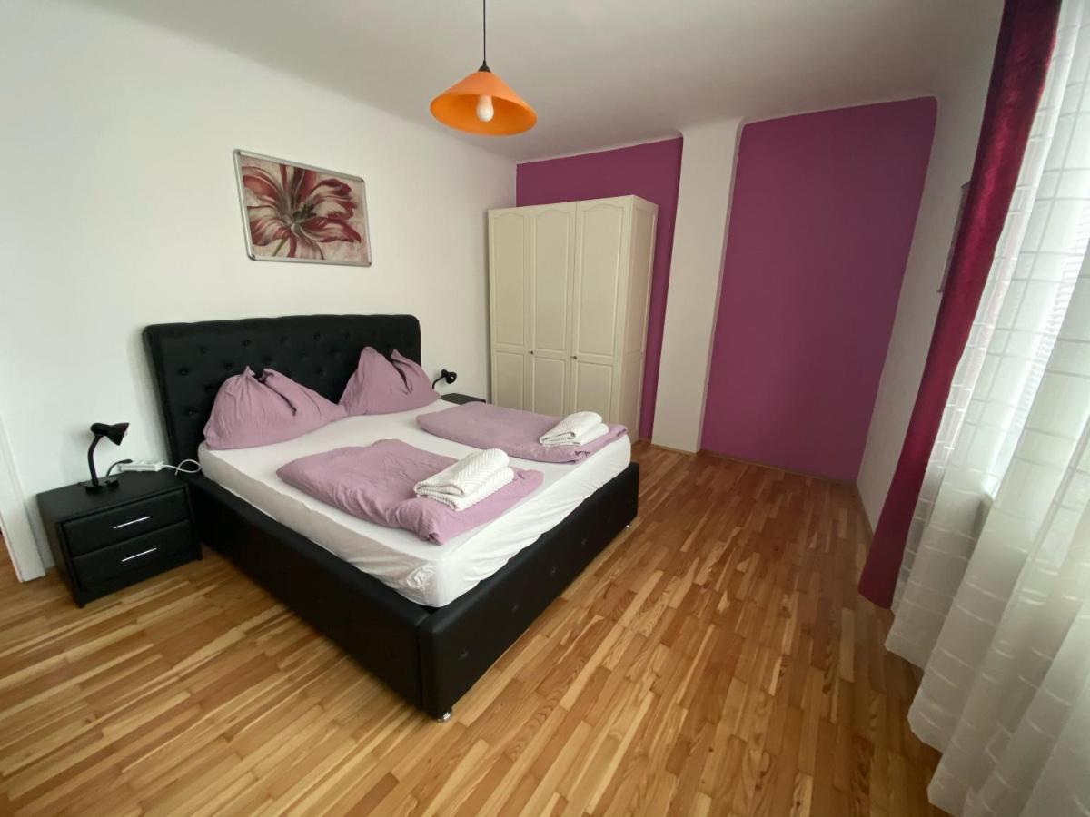 Domino Apartment *