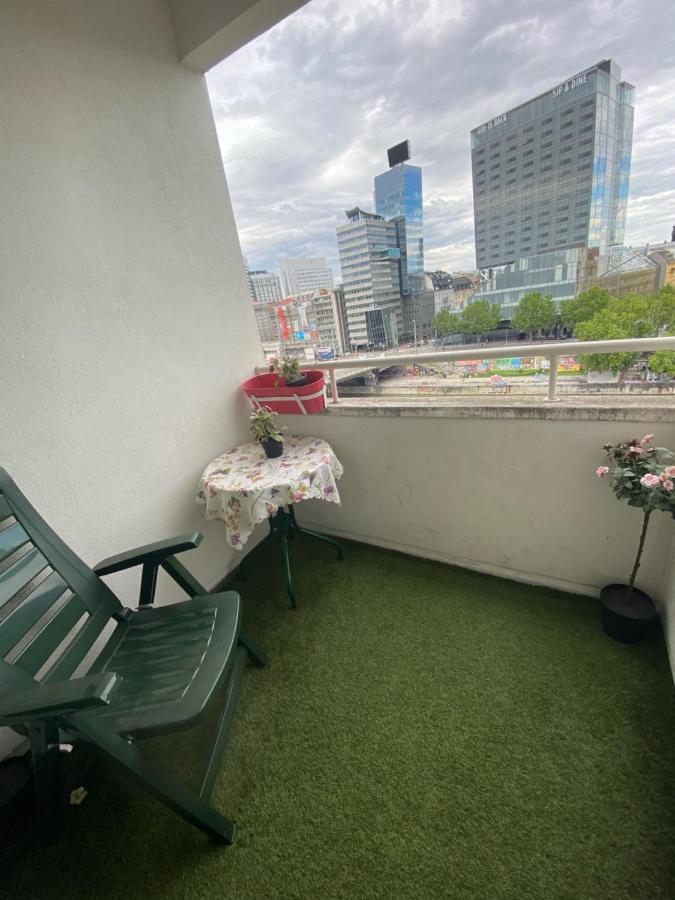 Apartment Domino
