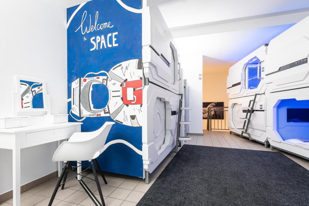 Hostel Space - Inner