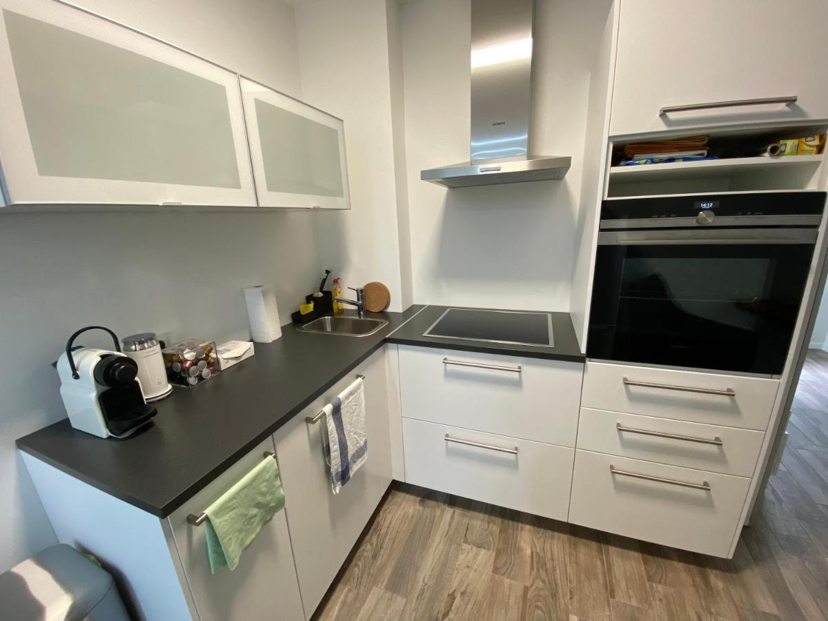 Kg38 - Modern Living *