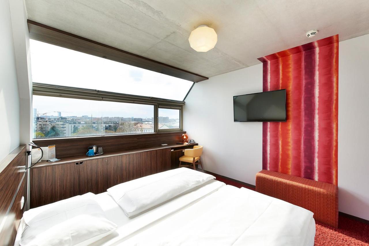Simm's - Cityhotel Next To Metro U3 Hotel 4*