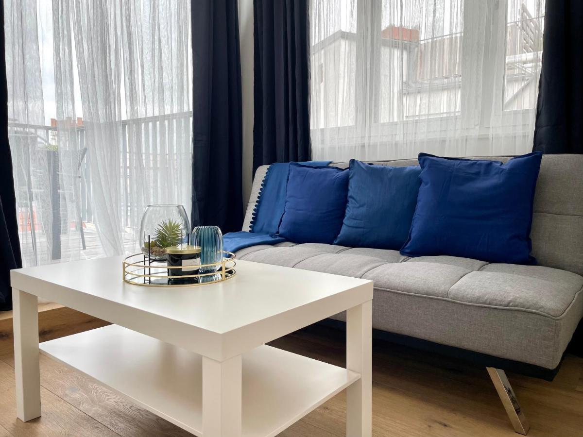 Apartment Near Rathaus Of *