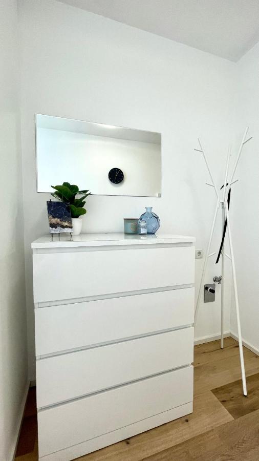 Apartment Near Rathaus Of *