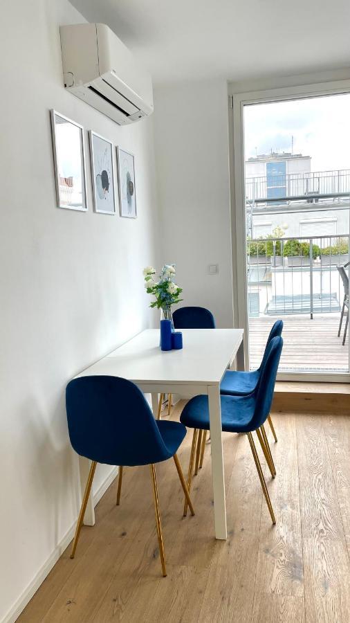 Apartment Near Rathaus Of *