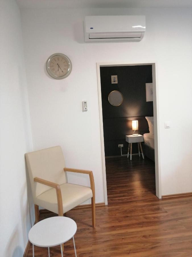 Simtown Apartment
