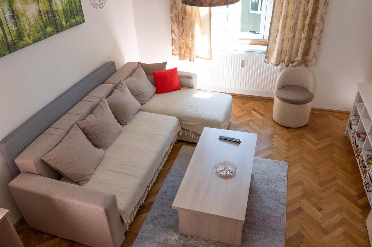 Apartment 2 & Balcony - Top Location!
