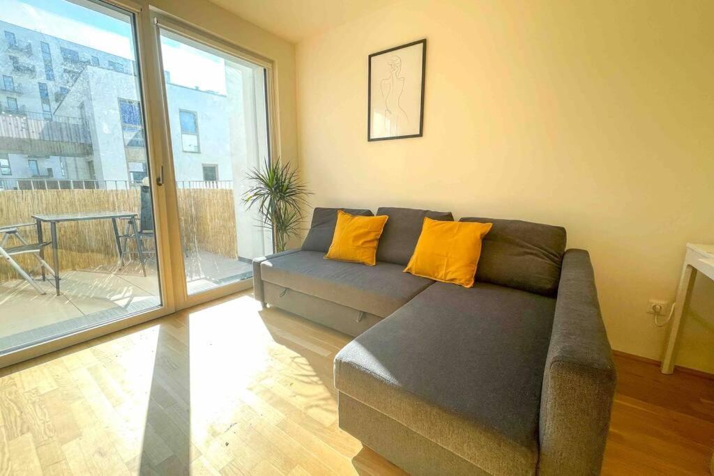 Apartment Modern & Sunny 52m2 With Balcony & Fast Wifi