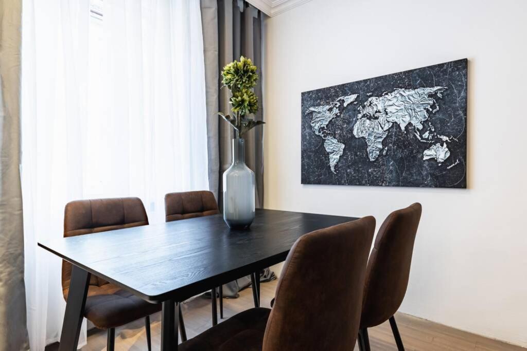 Chic One-bedroom With King-size Bed, Nestled In Vienna's Vibrant Heart Appartamento *