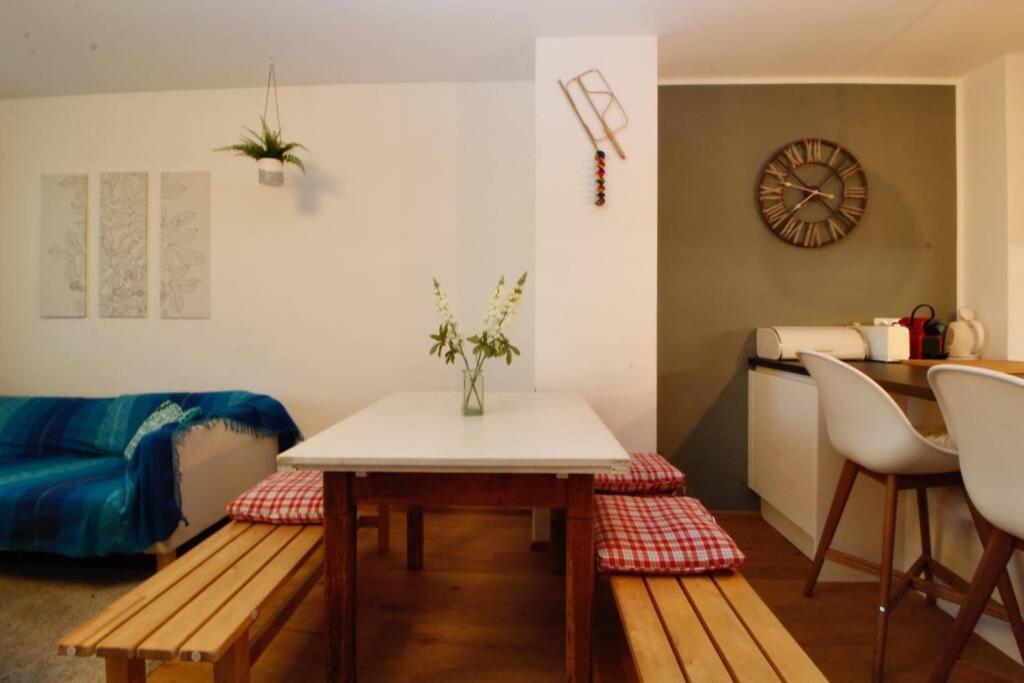 Modern Spacious, 2 Bedroom, Free Parking Apartment Vienna