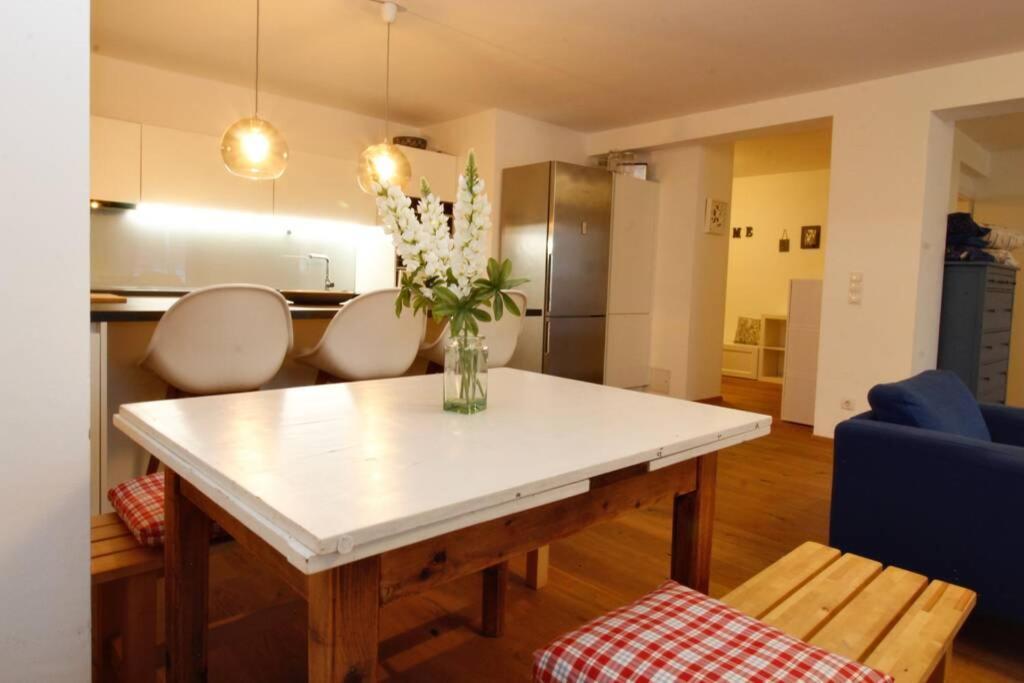 Modern Spacious, 2 Bedroom, Free Parking Apartment Vienna
