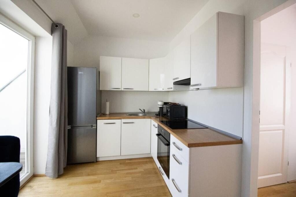 Sunny & Cozy Penthouse With Balcony L Dg4'14 Apartment