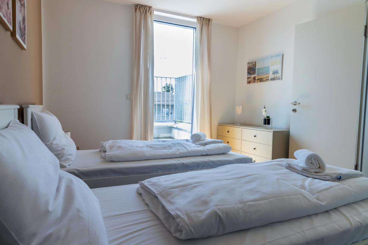 Maureen Lovely 2 Bedroom Unit With Community Pool Apartment *