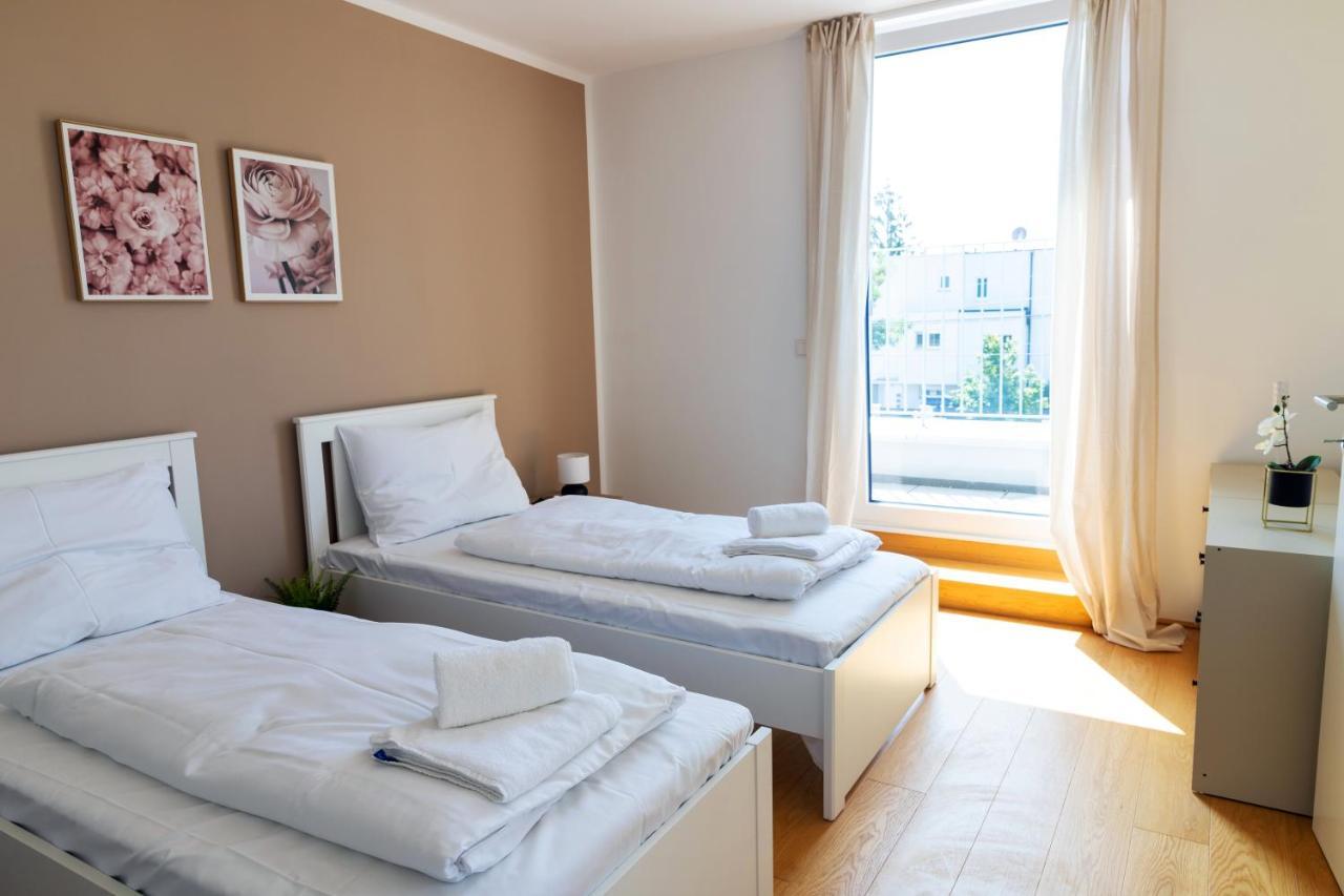 Maureen Lovely 2 Bedroom Unit With Community Pool