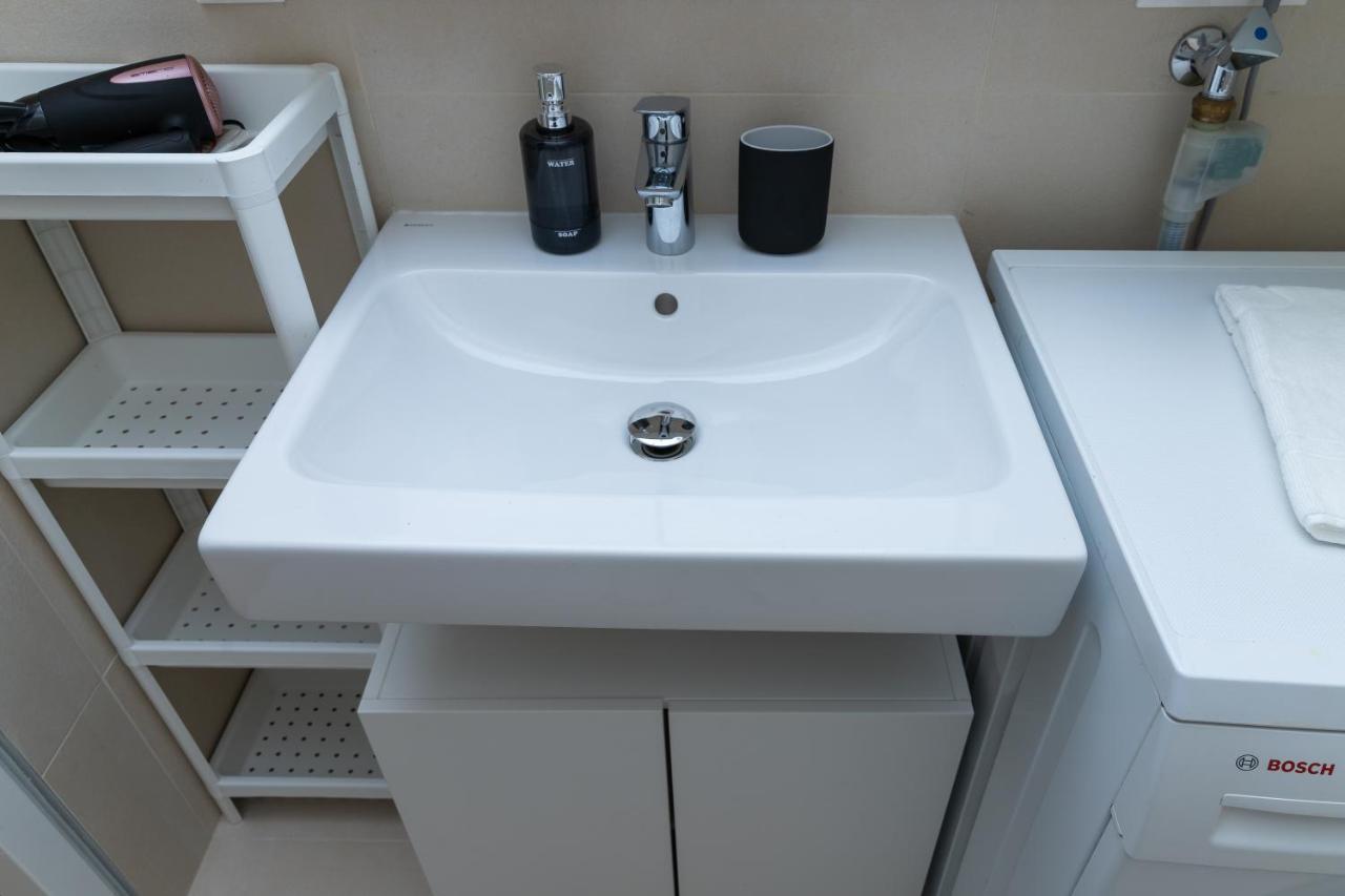 Apartamento Maureen Lovely 2 Bedroom Unit With Community Pool
