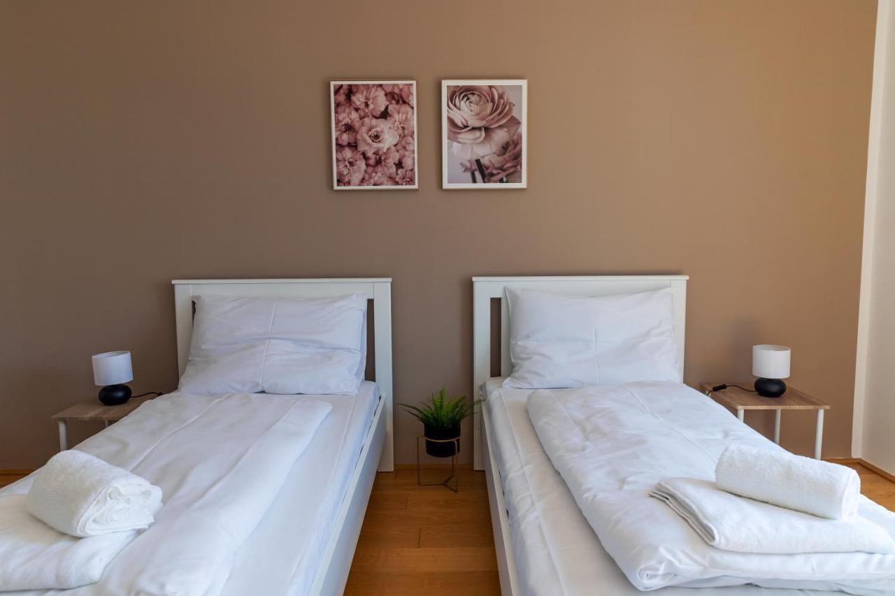 Maureen Lovely 2 Bedroom Unit With Community Pool * Wien