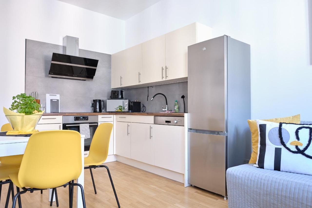 Experience Apartment *
